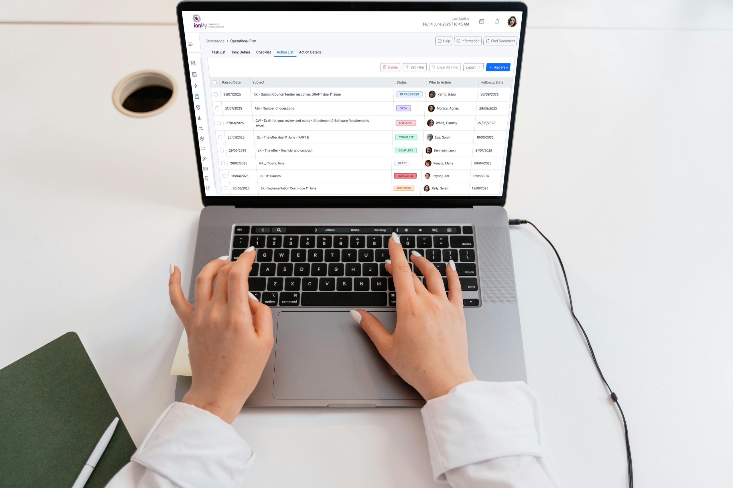Actions_LaptopMockUp